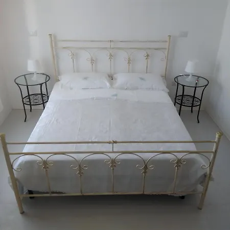 La E' Bella Bed & Breakfast *